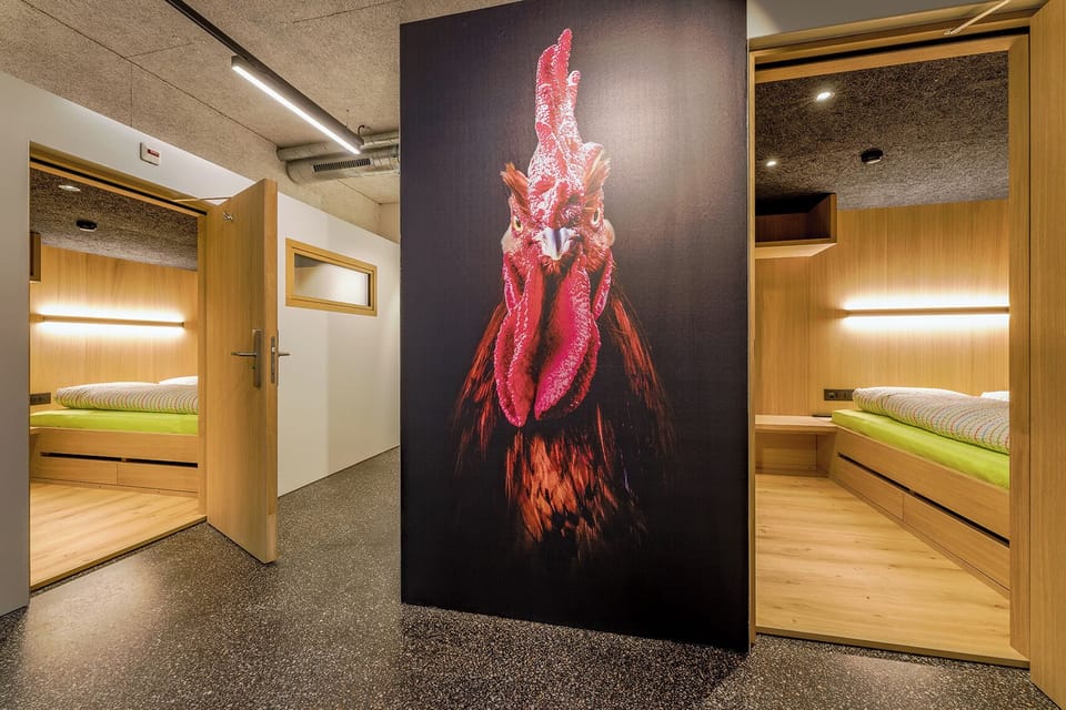 Capsule room in the basement | Soundproofing, free WiFi