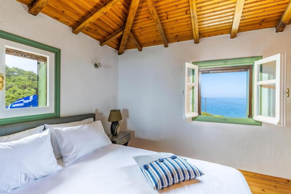 Nerissa Cottage - Skopelos Glossa House in Sporades, Greece