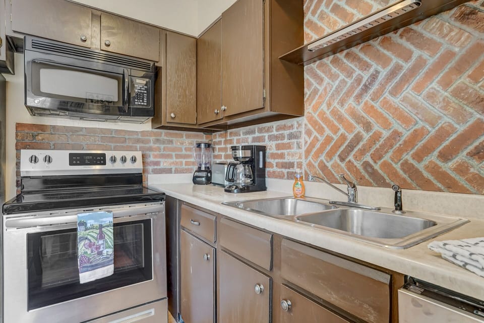 House | Private kitchen | Fridge, microwave, oven, dishwasher
