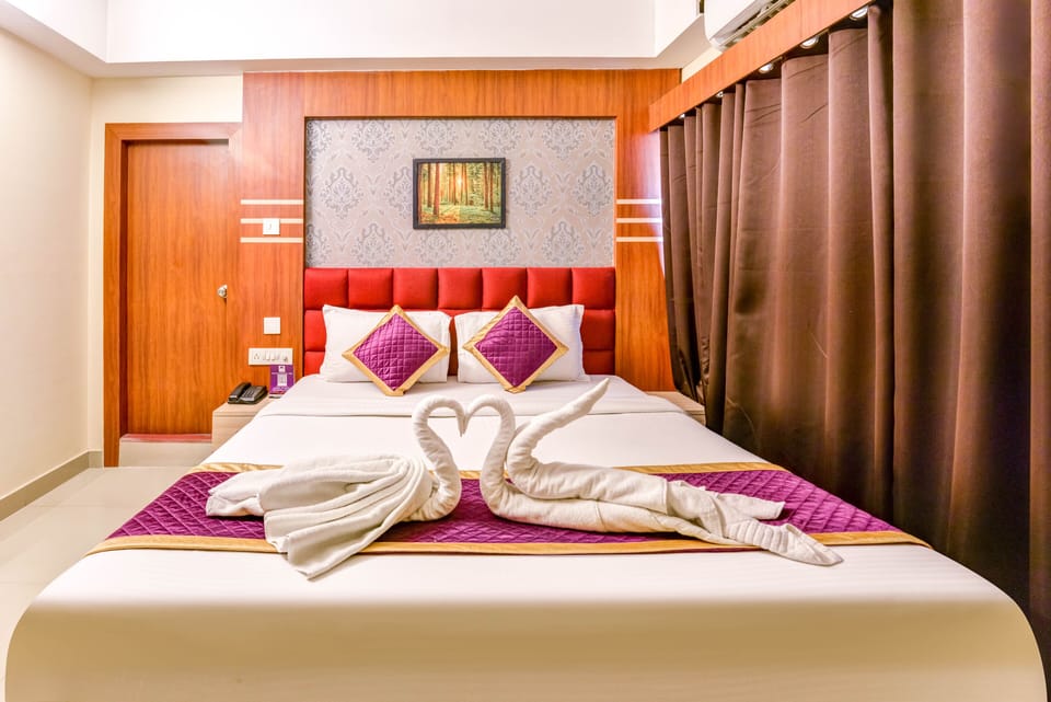 Deluxe Room | Desk, laptop workspace, soundproofing, free WiFi