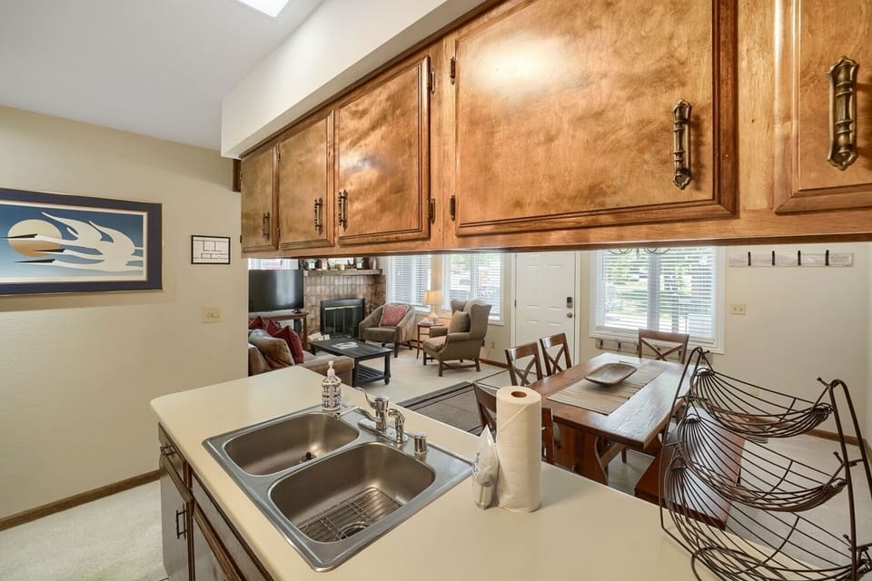 Condo, 3 Bedrooms | Interior