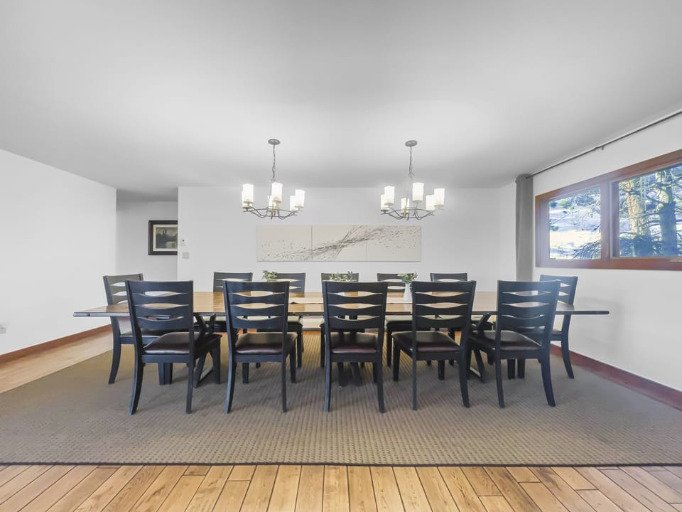 House, 5 Bedrooms | Dining