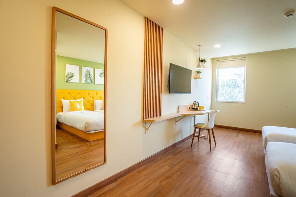 Deluxe Twin Room, 2 Twin Beds | Premium bedding, minibar, desk, free WiFi