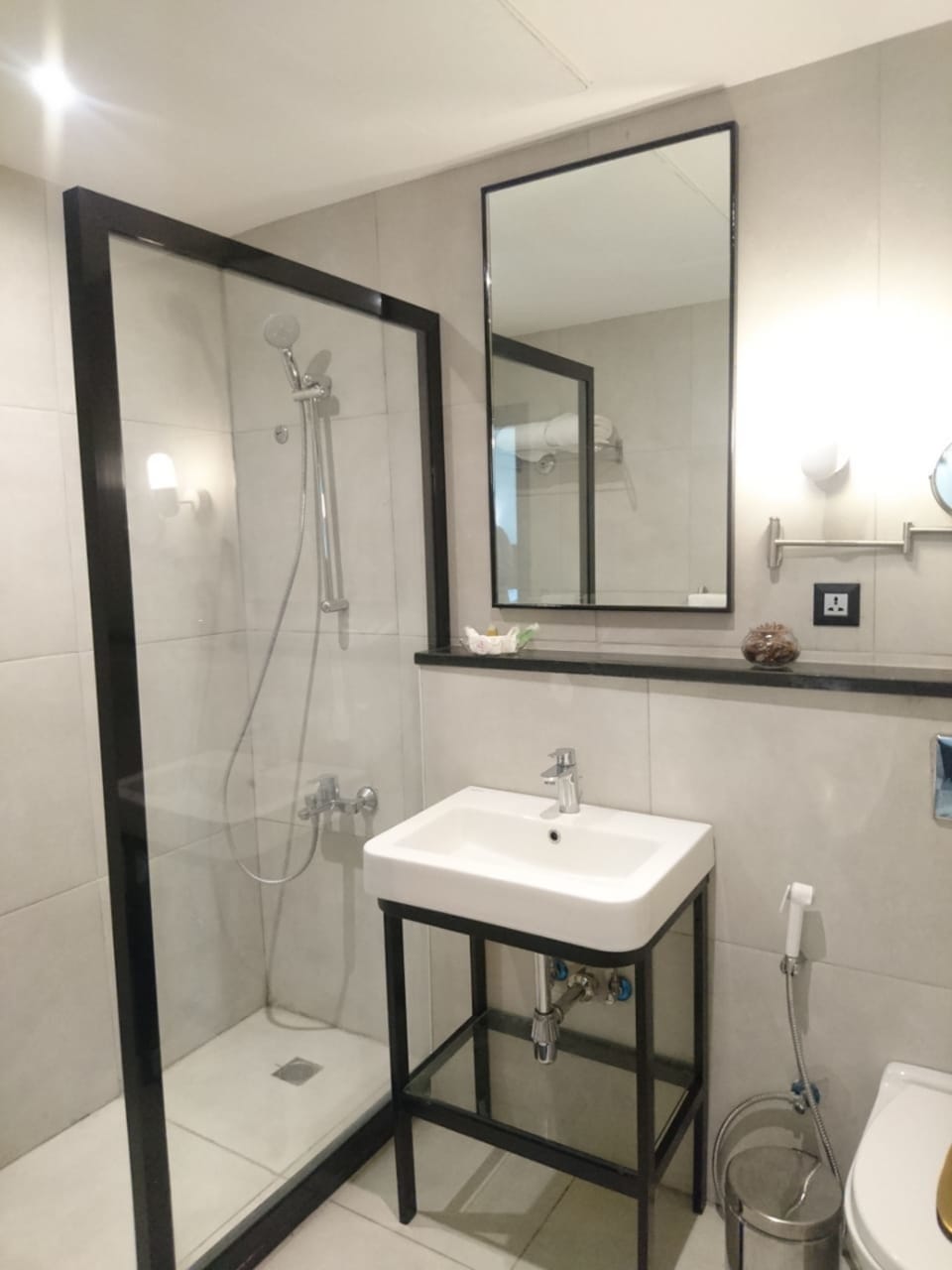 Superior Double or Twin Room, City View | Bathroom | Deep soaking tub, free toiletries, hair dryer, slippers