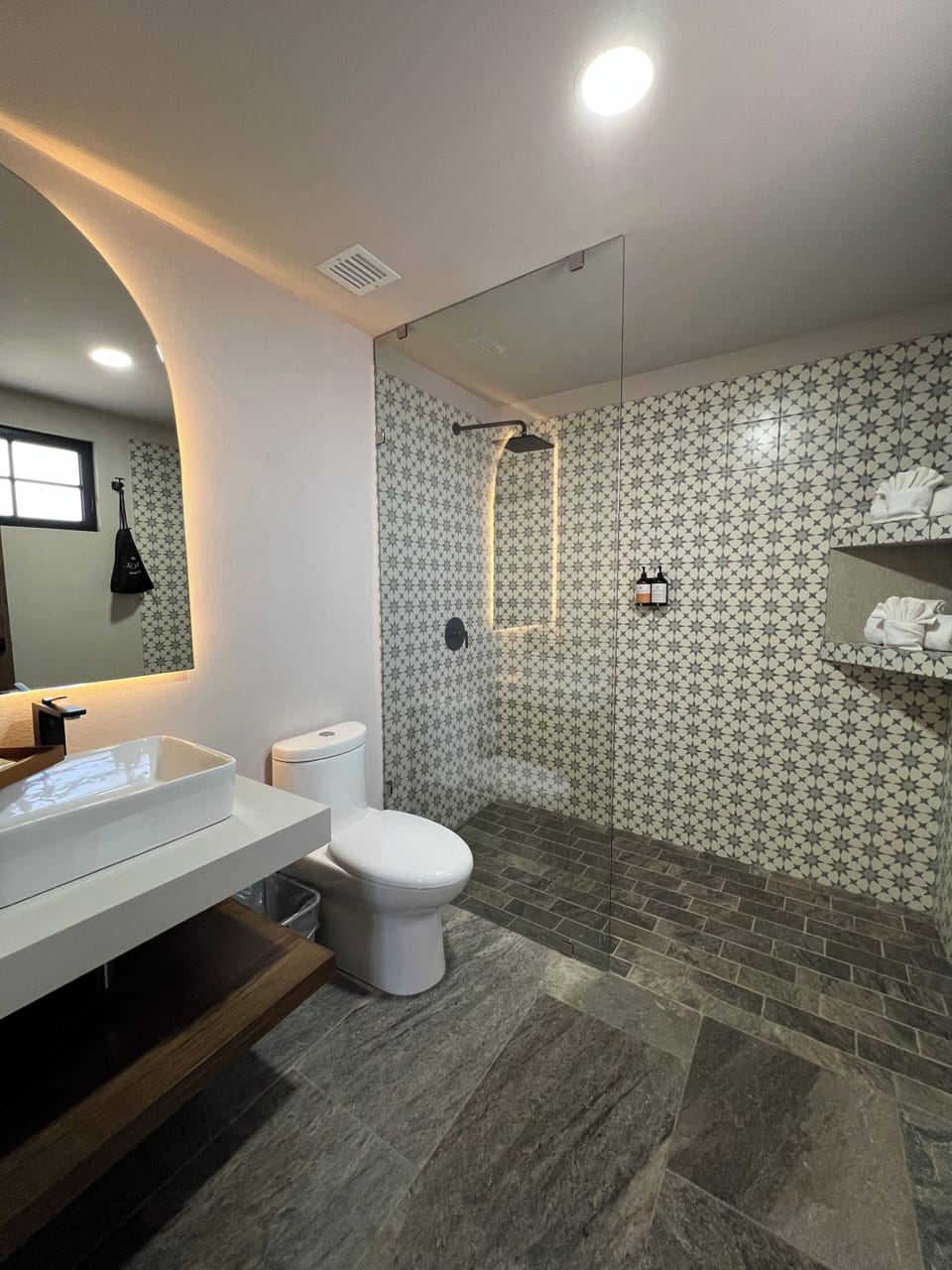 Executive Double Room, 1 King Bed | Egyptian cotton sheets, premium bedding, down comforters, in-room safe
