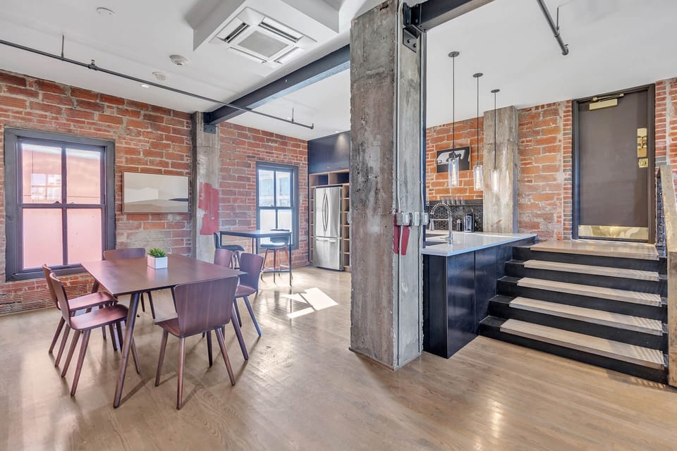 Penthouse Apartment | In-room dining