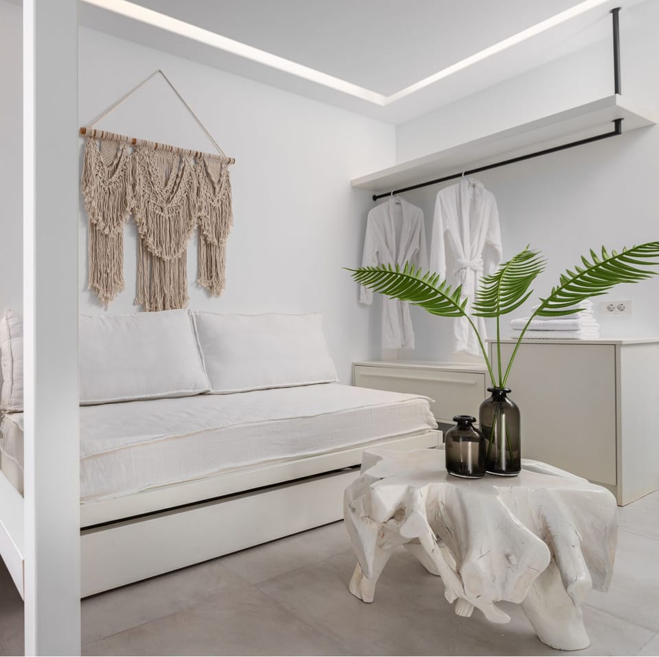 Egyptian cotton sheets, premium bedding, pillowtop beds, minibar