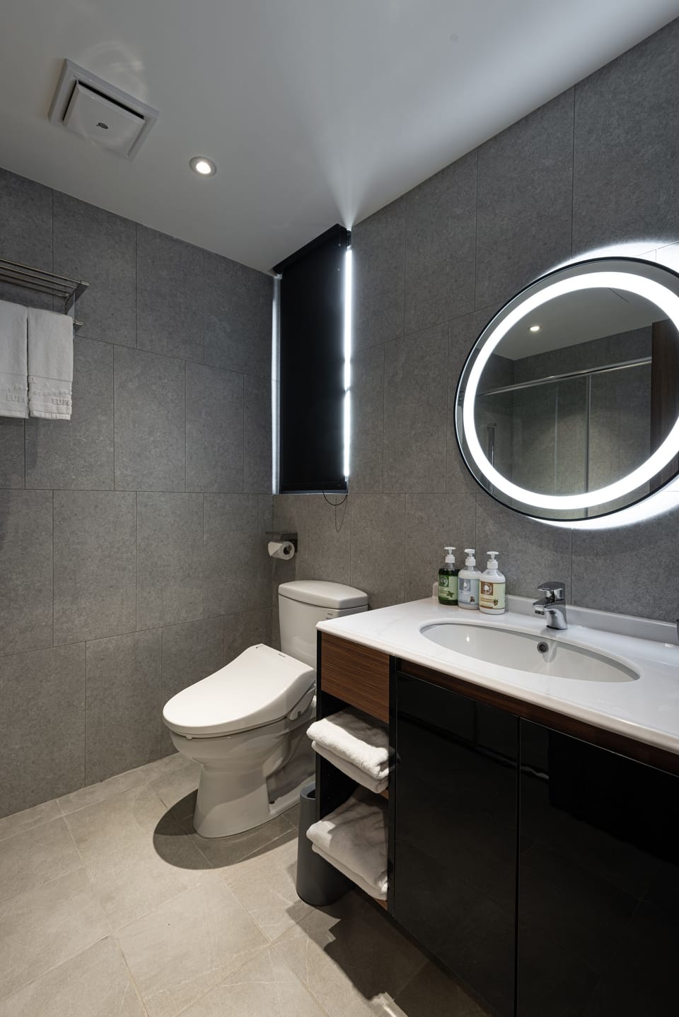 Superior Quadruple Room | Bathroom | Shower, rainfall showerhead, hair dryer, slippers