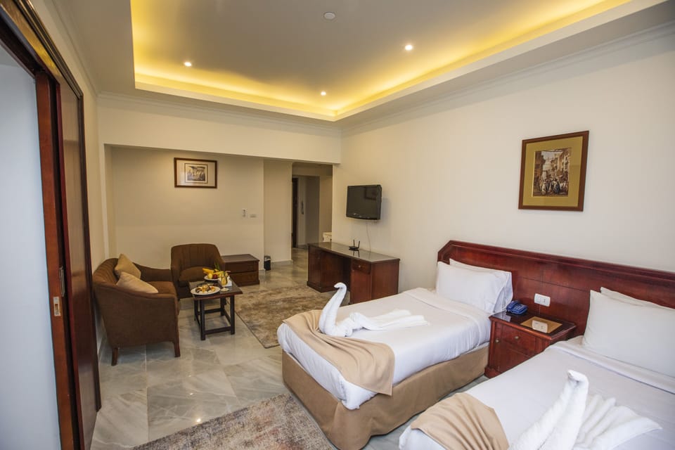 Executive Suite 1 | Living area | TV