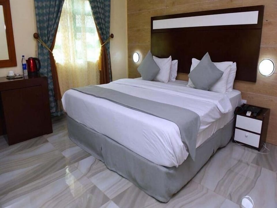 Deluxe Room | 1 bedroom, soundproofing, free WiFi