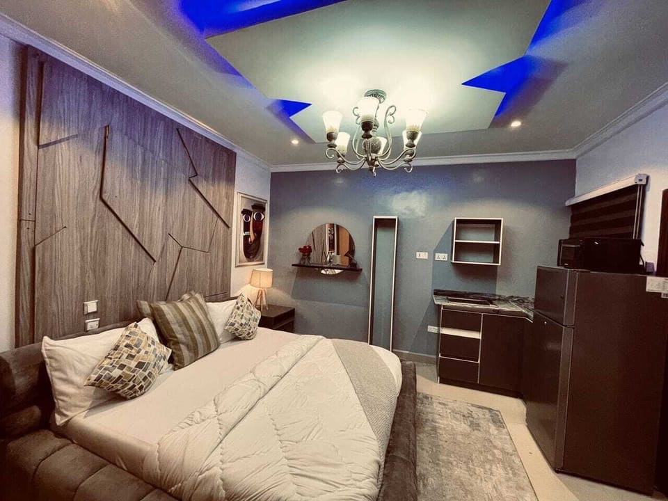 Business Room | 1 bedroom, in-room safe, free WiFi