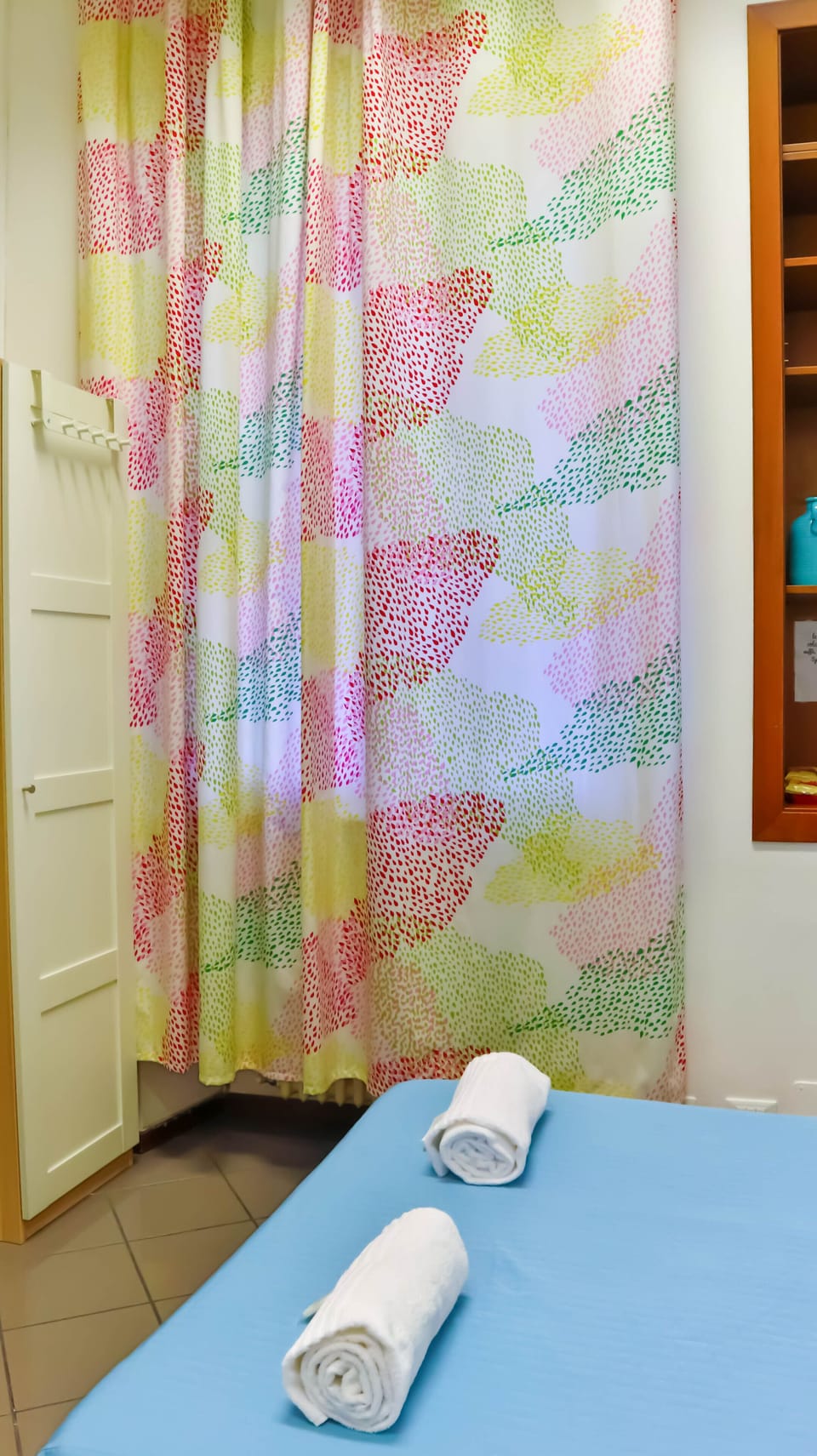 Double Room, Private Bathroom | Desk, WiFi (free), bed sheets