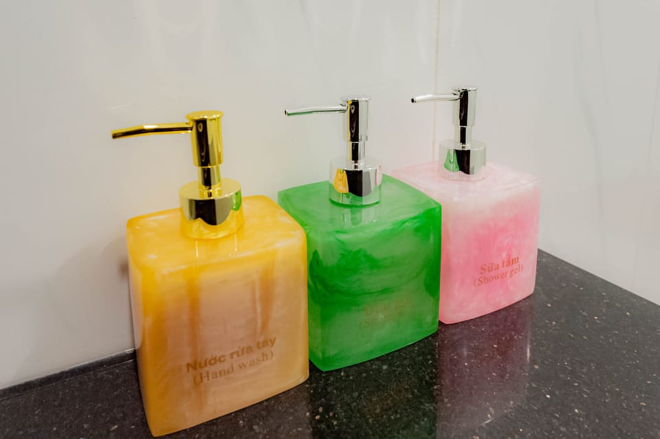 Classic Double Room | Bathroom | Free toiletries, hair dryer, bathrobes, slippers