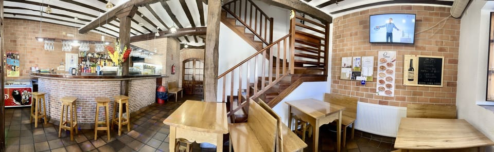 PENSION Y BAR IVIS Bed and Breakfast in Castile and León