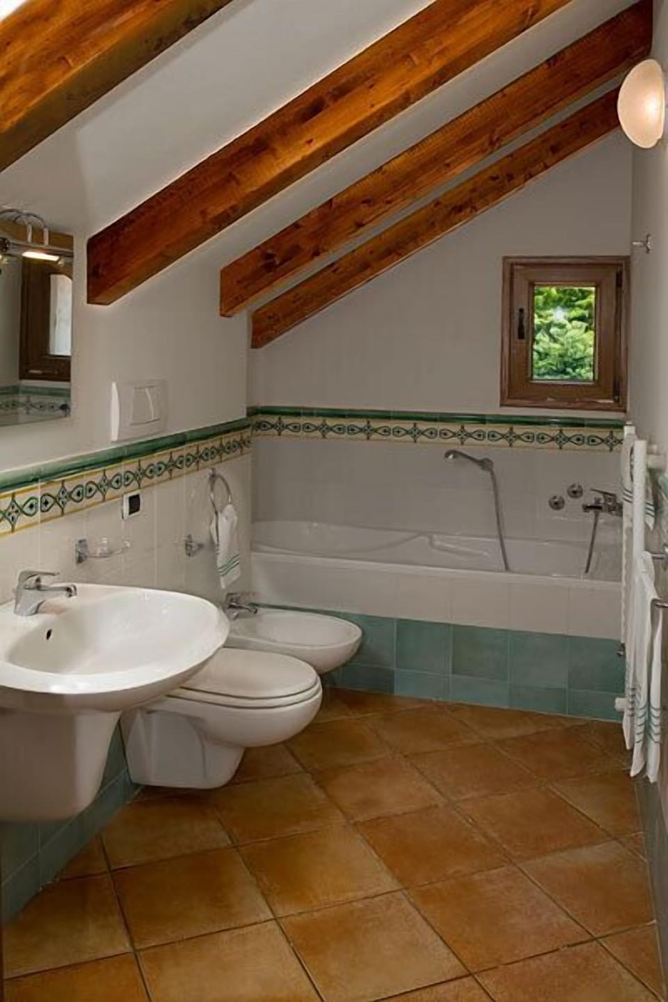 Double Room, Sea View | Bathroom | Free toiletries, hair dryer, bidet, towels