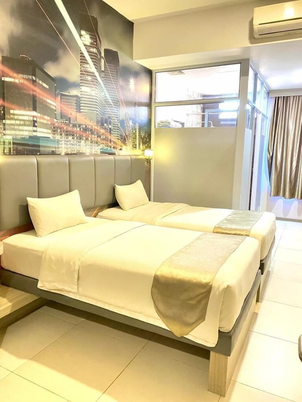 Superior Room, 1 Twin Bed | 1 bedroom, hypo-allergenic bedding available, desk, laptop workspace