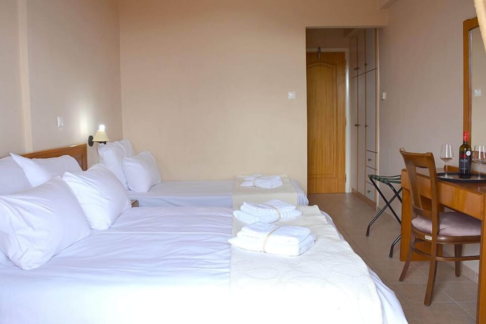 Classic Triple Room | Soundproofing, WiFi (free)