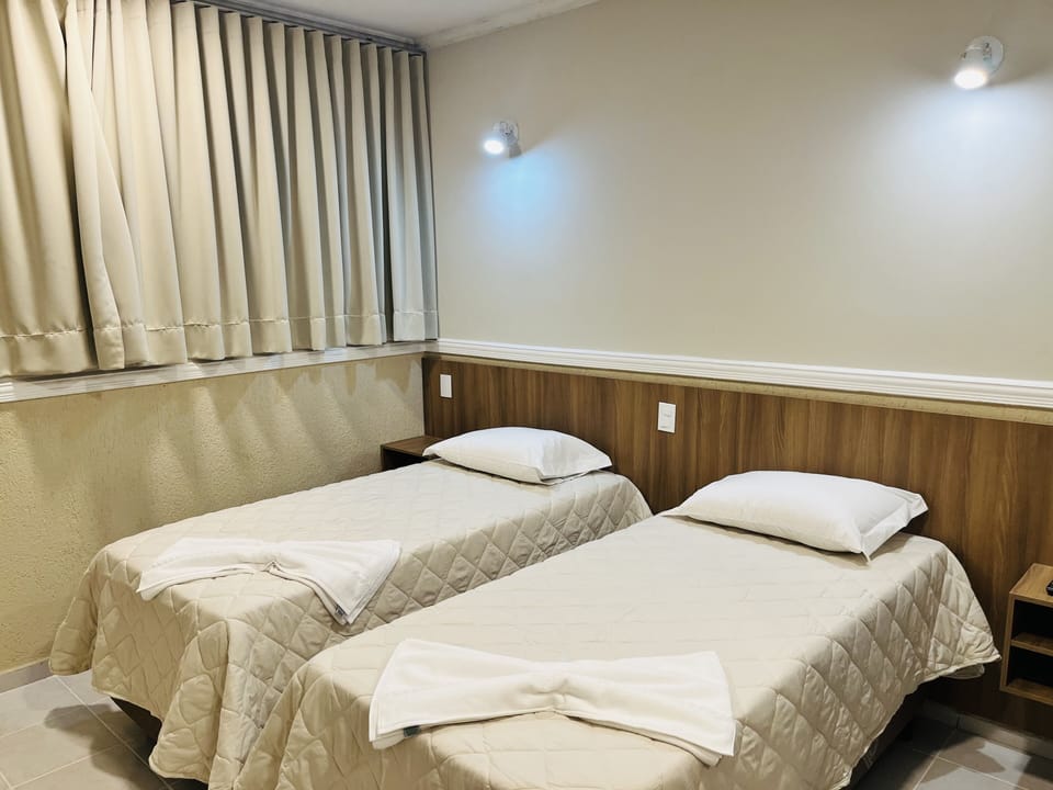 Executive Room | Desk, laptop workspace, free WiFi