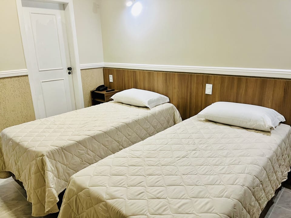Executive Room | Desk, laptop workspace, free WiFi