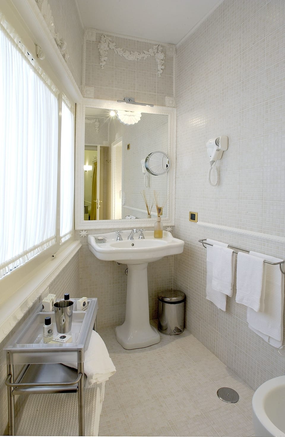 Deluxe Double Room, 1 Bedroom | Bathroom | Shower, hair dryer, bathrobes, slippers