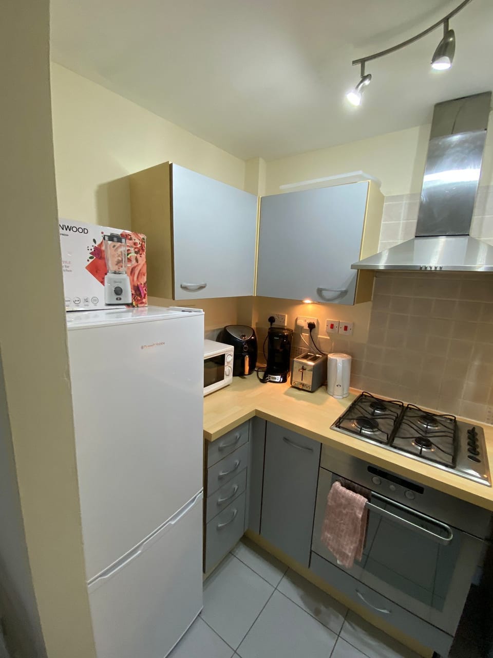 Apartment | Private kitchen | Fridge, microwave, oven, stovetop