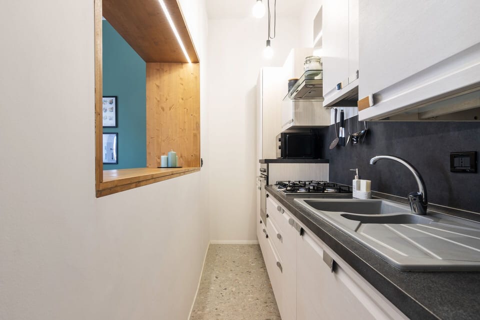 Basic Apartment | Private kitchen | Full-size fridge, microwave, oven, stovetop