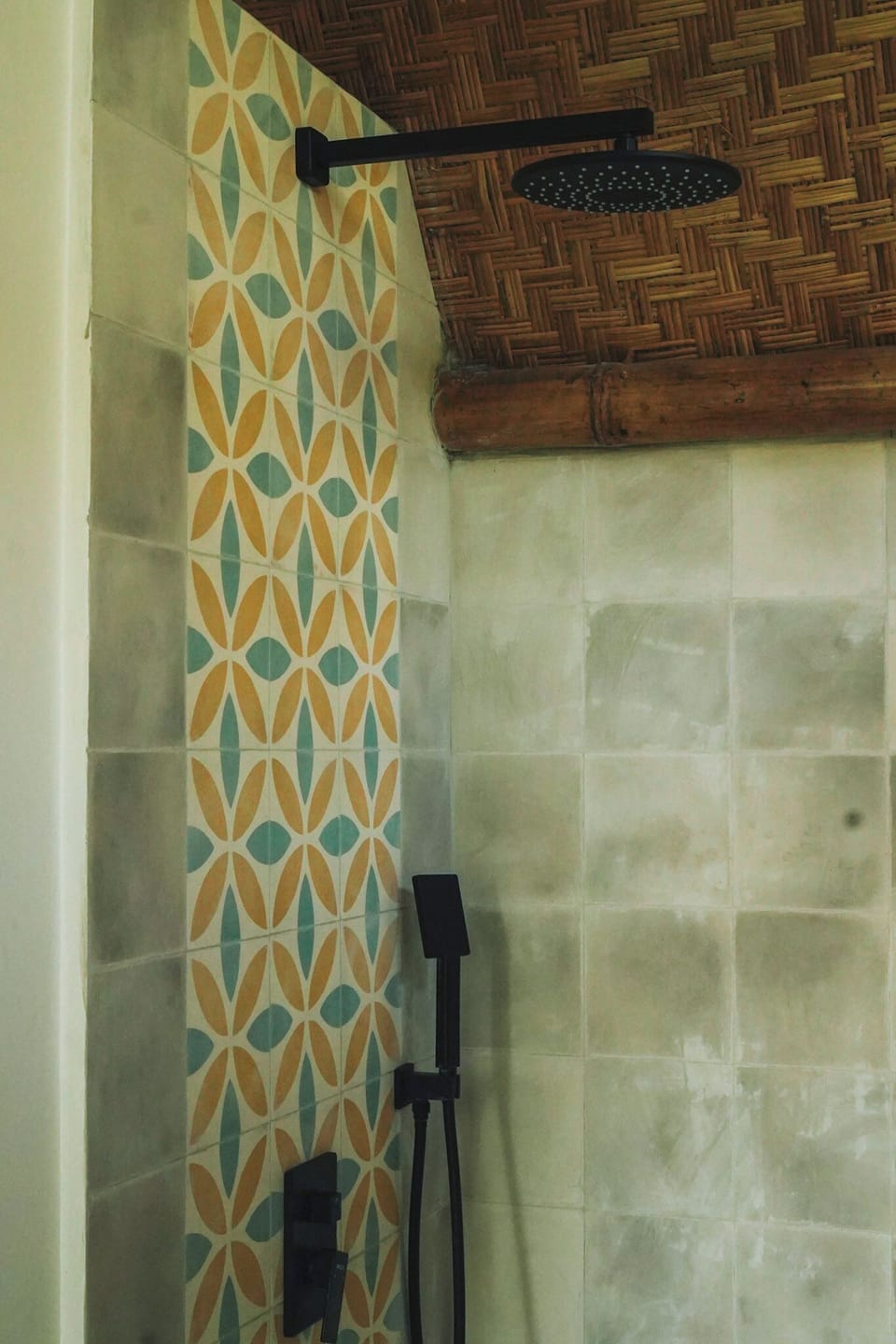  Bungalows Garden View | Bathroom | Shower, rainfall showerhead, towels, soap