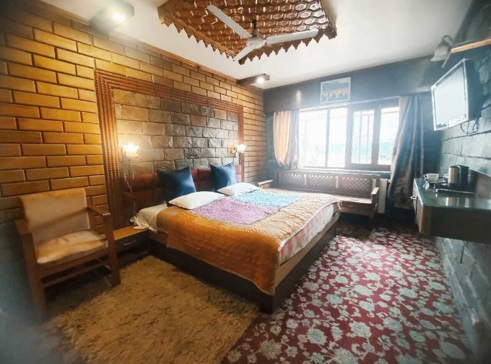 Standard Room | Desk, soundproofing, WiFi (free)