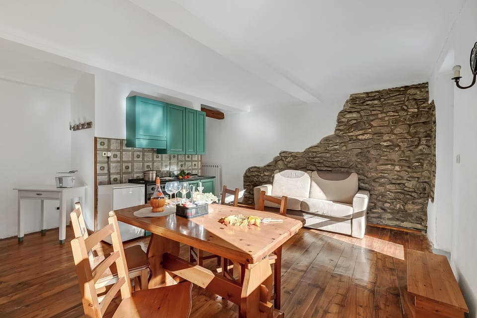 Family Apartment, Multiple Bedrooms (Garden Home) | Dining room