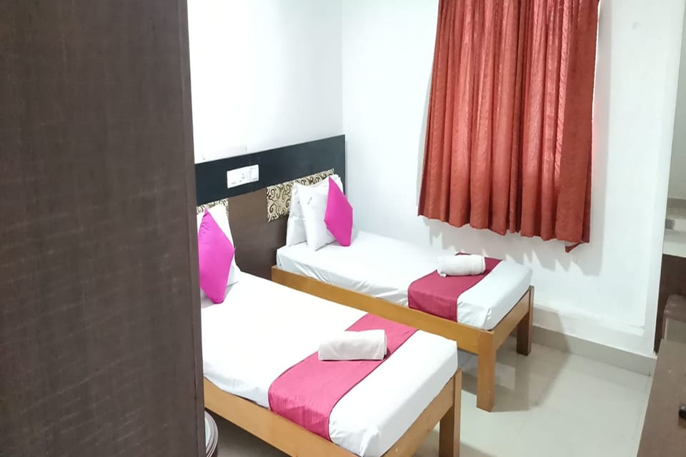 In-room safe, desk, iron/ironing board, free WiFi