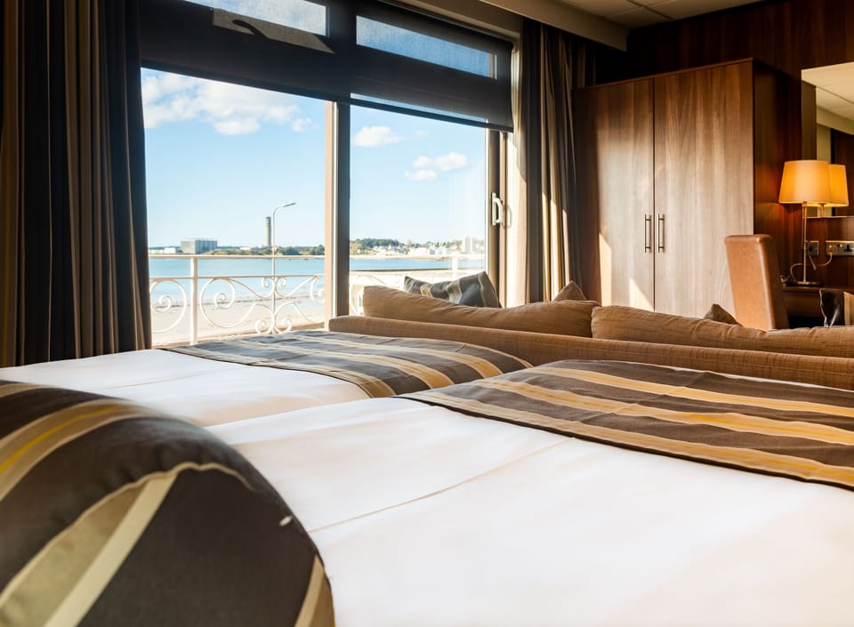 Panoramic Double or Twin Room | Hypo-allergenic bedding available, desk, laptop workspace, WiFi (free)