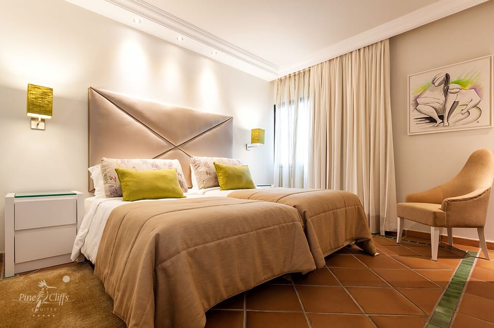 In-room safe, desk, iron/ironing board, free WiFi