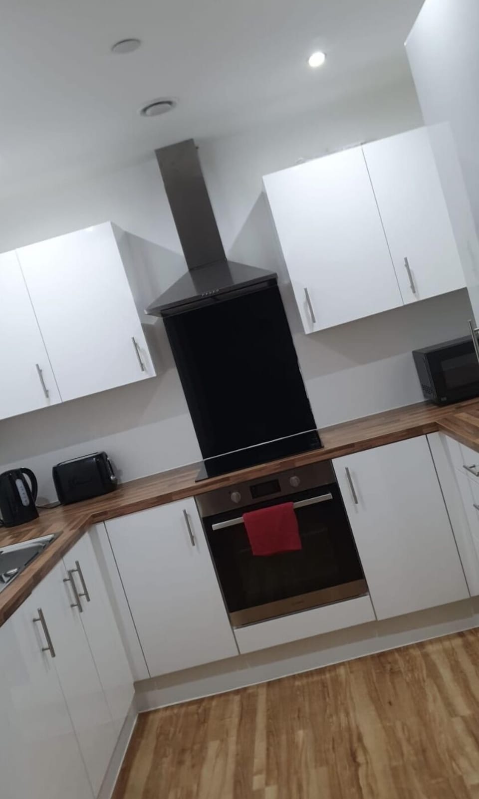 Apartment | Private kitchen | Fridge, microwave, oven, stovetop