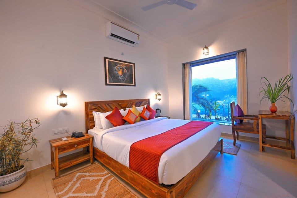 Luxury Room | Minibar, desk, blackout drapes, WiFi (free)