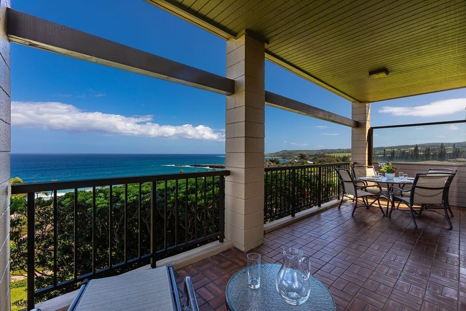 Condo, 2 Bedrooms | Property grounds