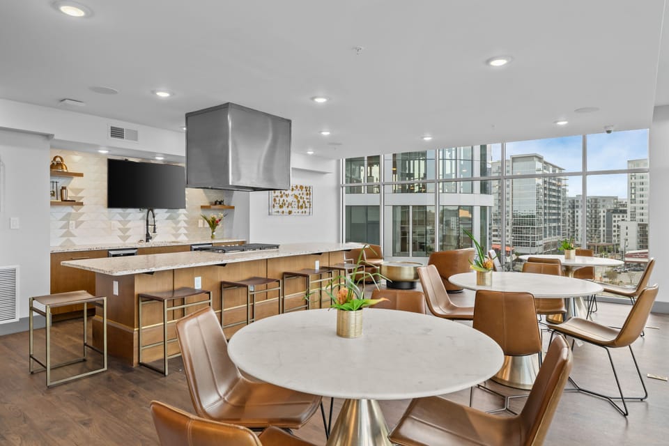Luxury Apartment | Shared kitchen