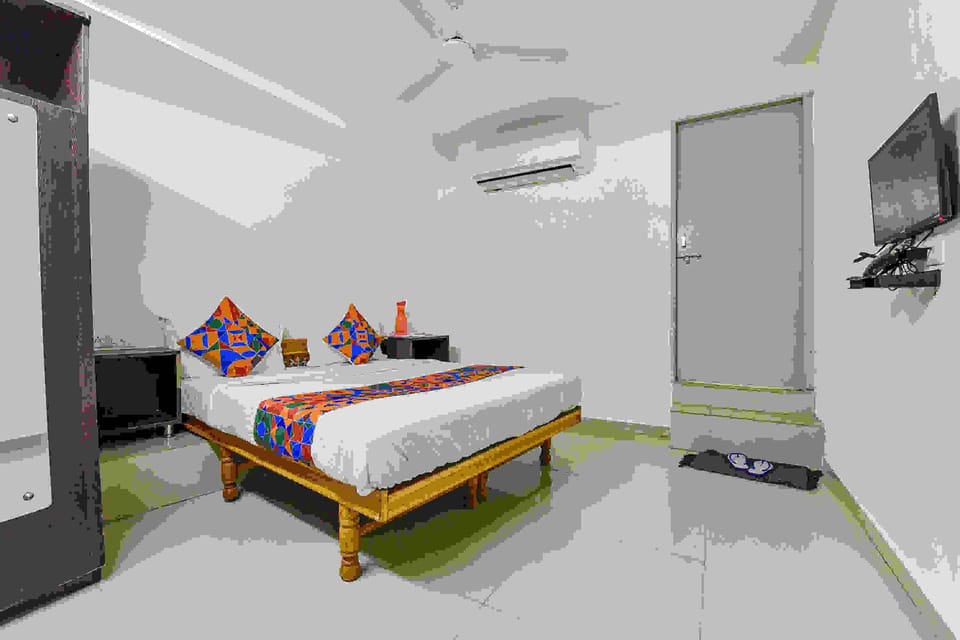 Egyptian cotton sheets, premium bedding, in-room safe, free WiFi