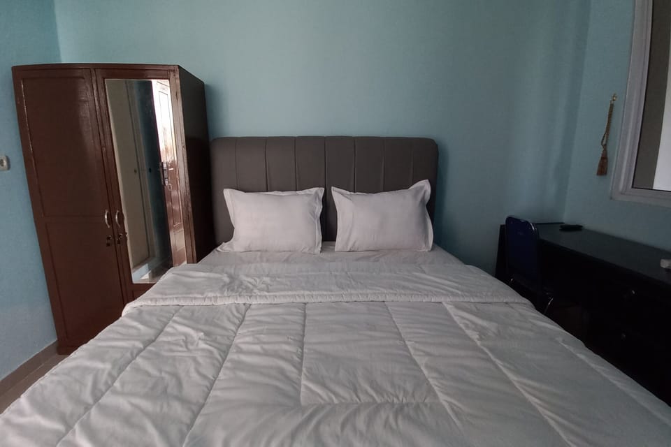 Economy Double Room | Free WiFi, bed sheets