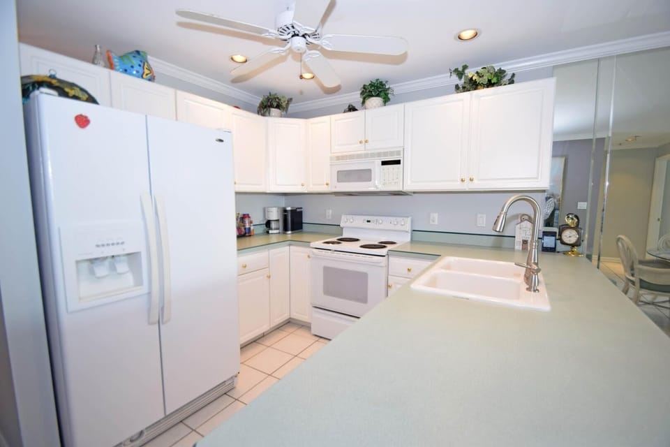 Condo, 2 Bedrooms | Private kitchen | Coffee/tea maker, fridge, toaster