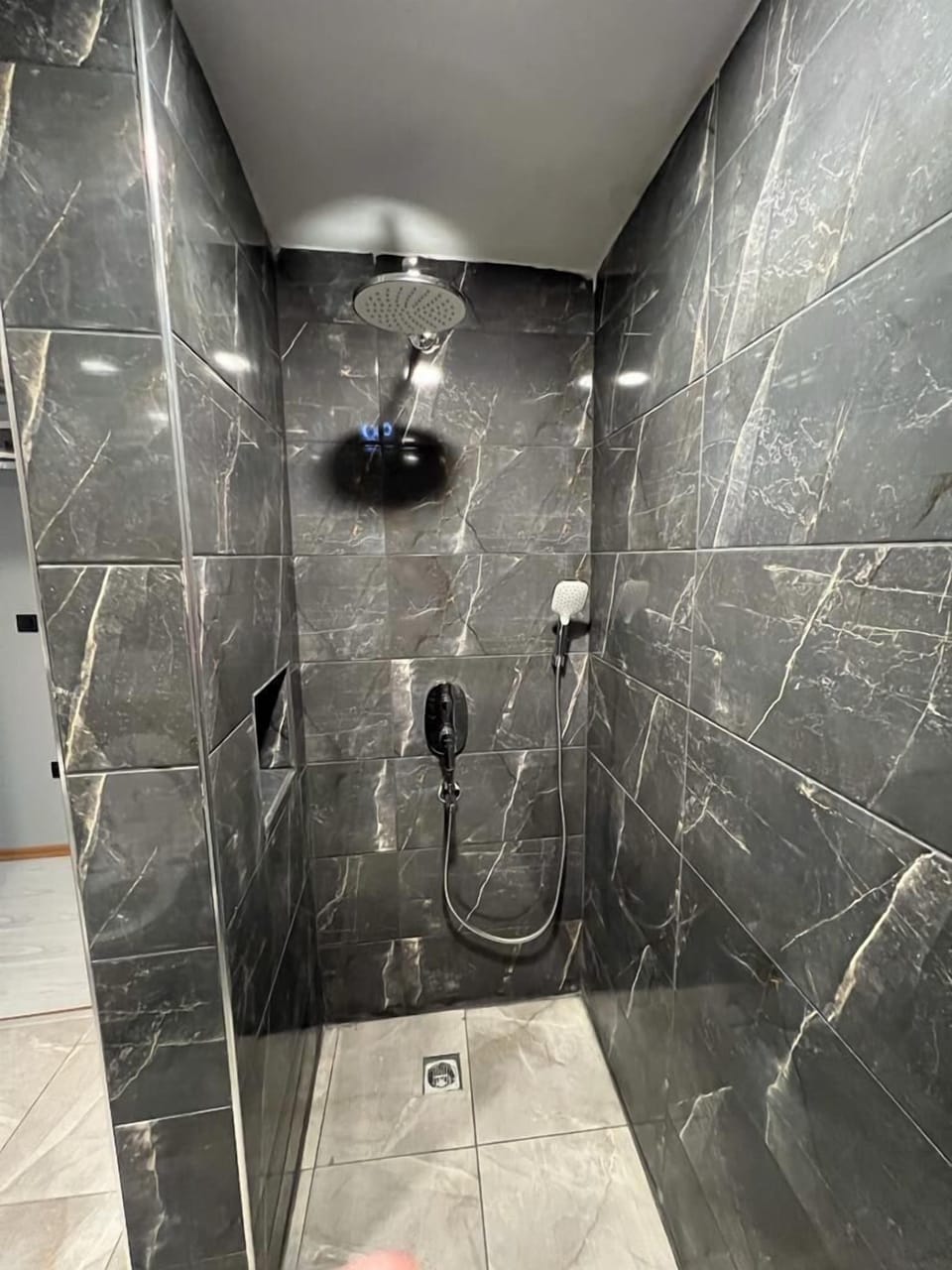 Comfort Suite, 1 Queen Bed | Bathroom | Shower, rainfall showerhead, designer toiletries, hair dryer