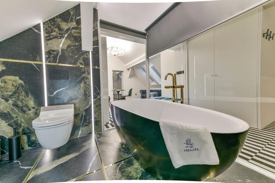 Deluxe Shared Dormitory | Soundproofing, iron/ironing board, free WiFi, bed sheets