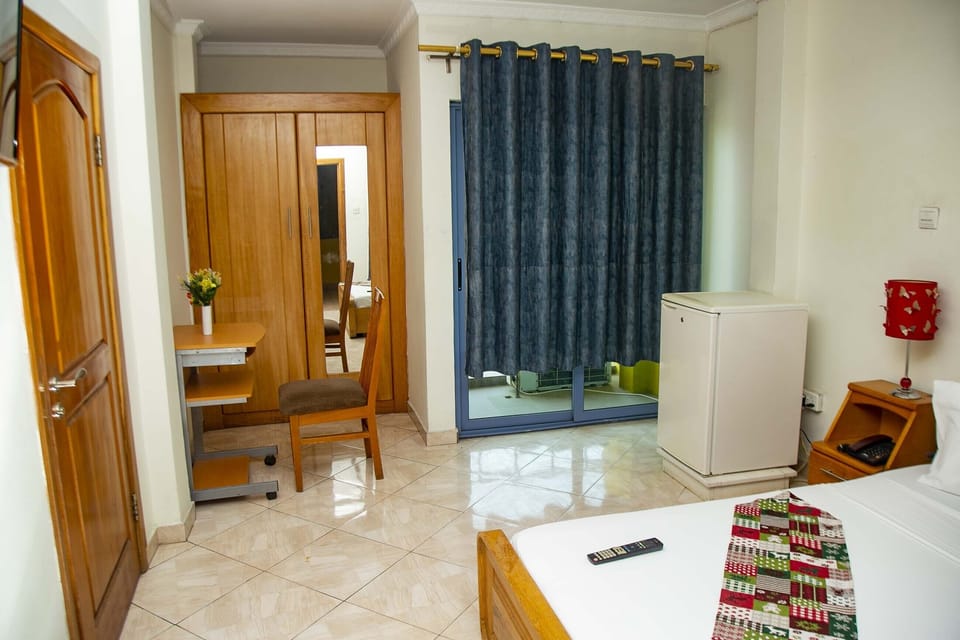 Double Room | Desk, WiFi (free), bed sheets