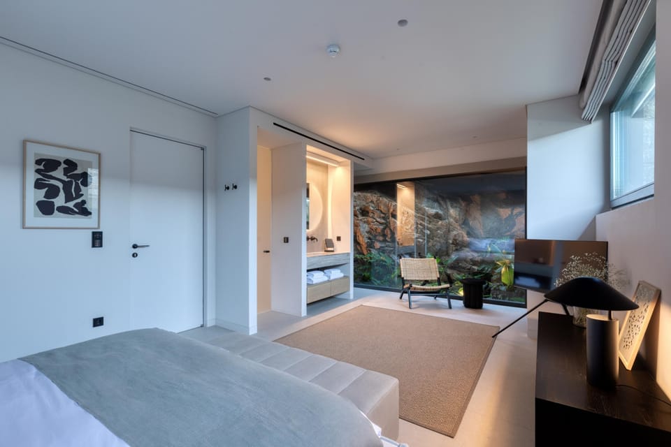 House | 10 bedrooms