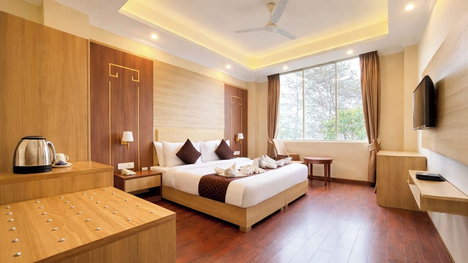 Premium Room | 1 bedroom, blackout drapes, soundproofing, WiFi (free)