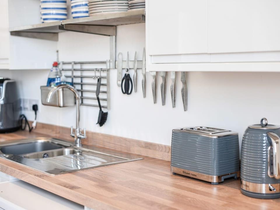 Fridge, dishwasher, electric kettle, toaster