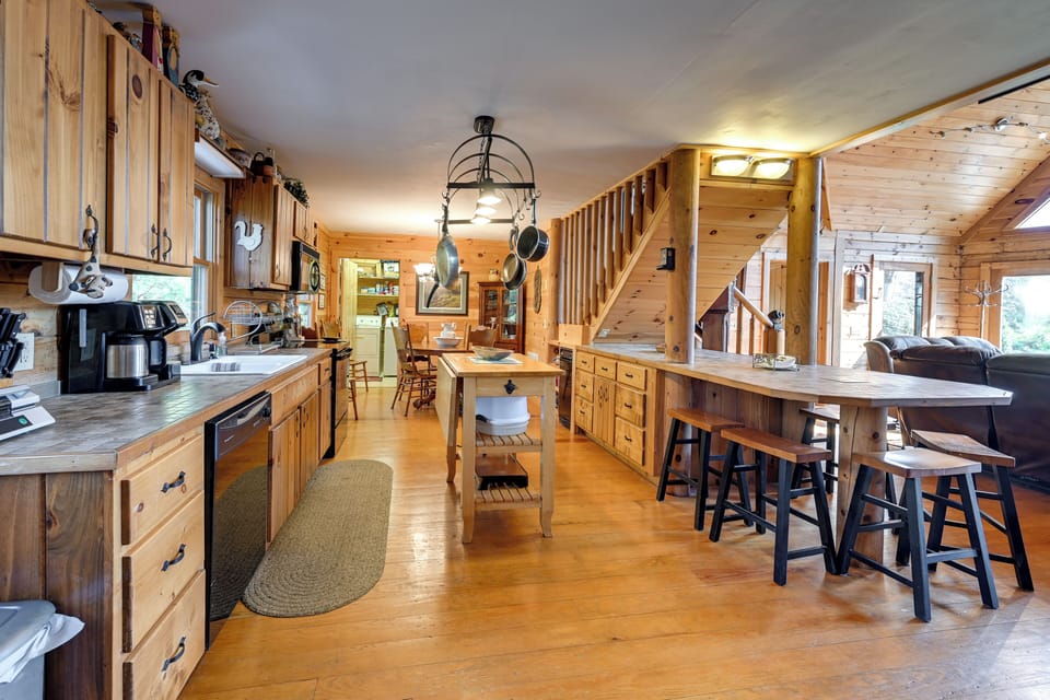 House (4 Bedrooms) | Interior
