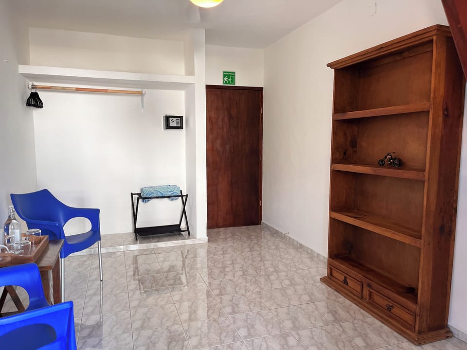 Comfort Room | Free WiFi, bed sheets