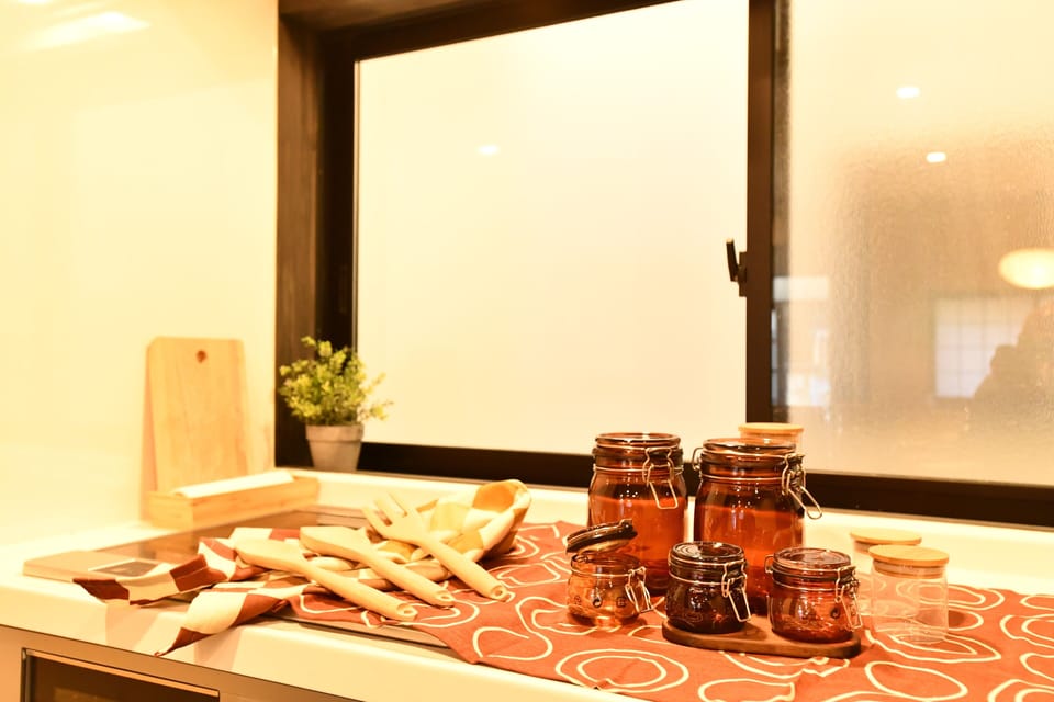 Comfort House | Private kitchen | Fridge, microwave, oven, stovetop