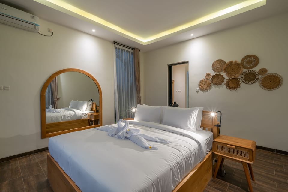 3 bedrooms, in-room safe, desk, iron/ironing board