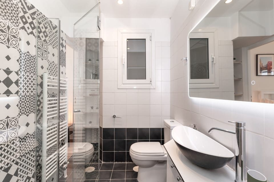 Modern Apartment-short walk to Acropolis Apartment in Kallithea